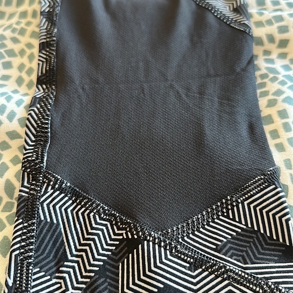 Lululemon Pace Rival High-Rise Crop 22” EUC - Picture 10 of 15